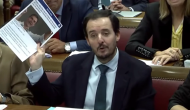 Así es Alejo Miranda de Larra, el senador elegido por el PP para interrogar de forma incisiva a Sánchez en la 'comisión Koldo'