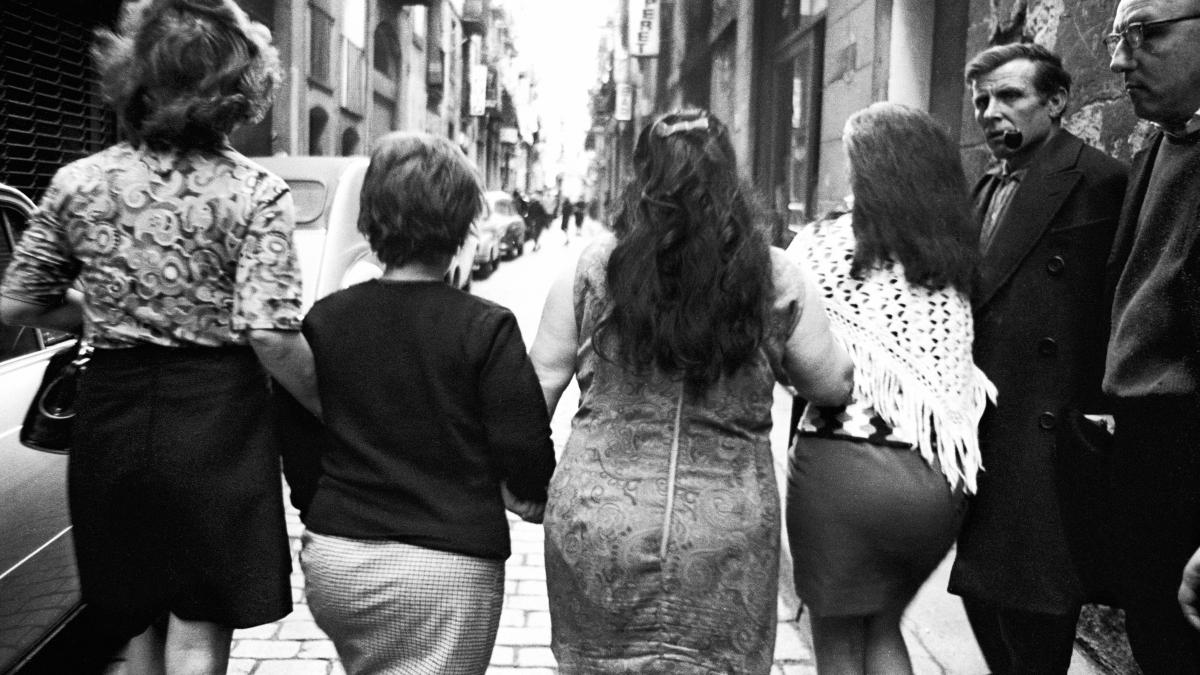 Monjas, prostitutas, gitanas y majorettes, las antiféminas de Colita se adueñan del DHub