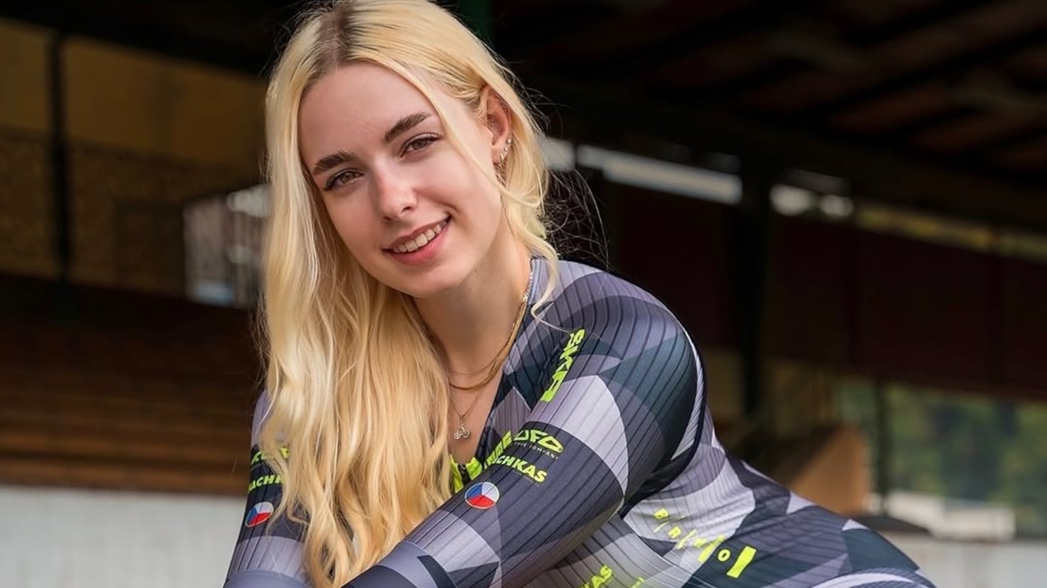 Es de República Checa, visita Santiago por primera vez y sentencia: “Chile es un país europeo, me siento segura”