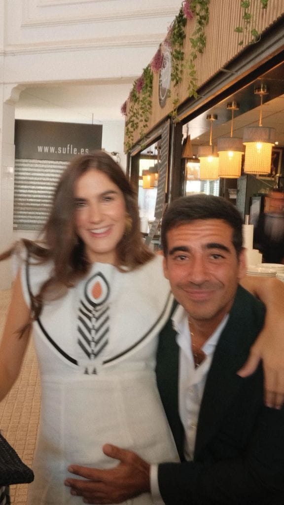 Alberto Herrera y Blanca Llandres celebran su pedida de mano junto a sus familiares y amigos más cercanos 