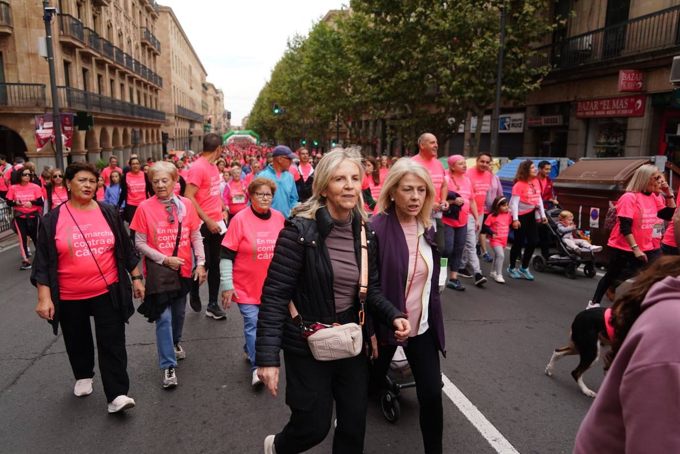 Salamanca 'se tiñe' de rosa por el cáncer