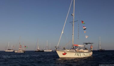 Israel deporta a Turquía a 137 activistas de flotilla – DW – 04/10/2025