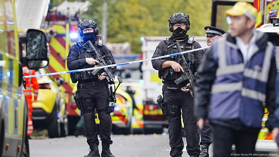 Ataque fuera de una sinagoga en Mánchester deja 3 muertos – DW – 02/10/2025
