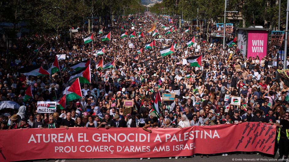 Cientos de miles marchan en Europa en apoyo a palestinos – DW – 05/10/2025