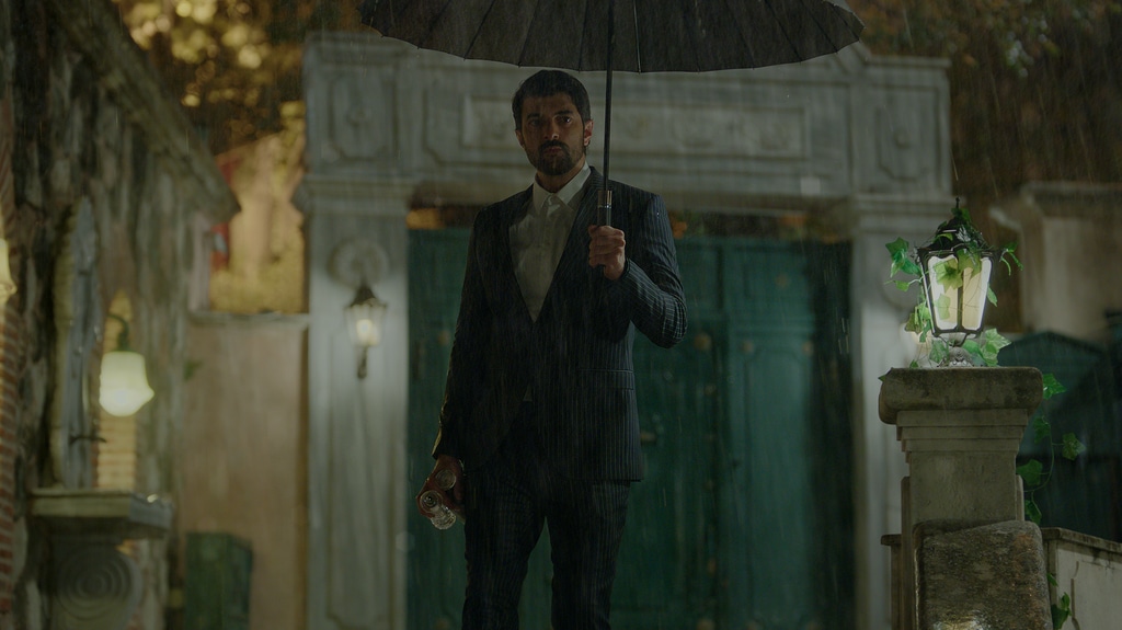 Osman es un hombre que se ha hecho a sí mismo gracias a su ambición y decisiones audaces