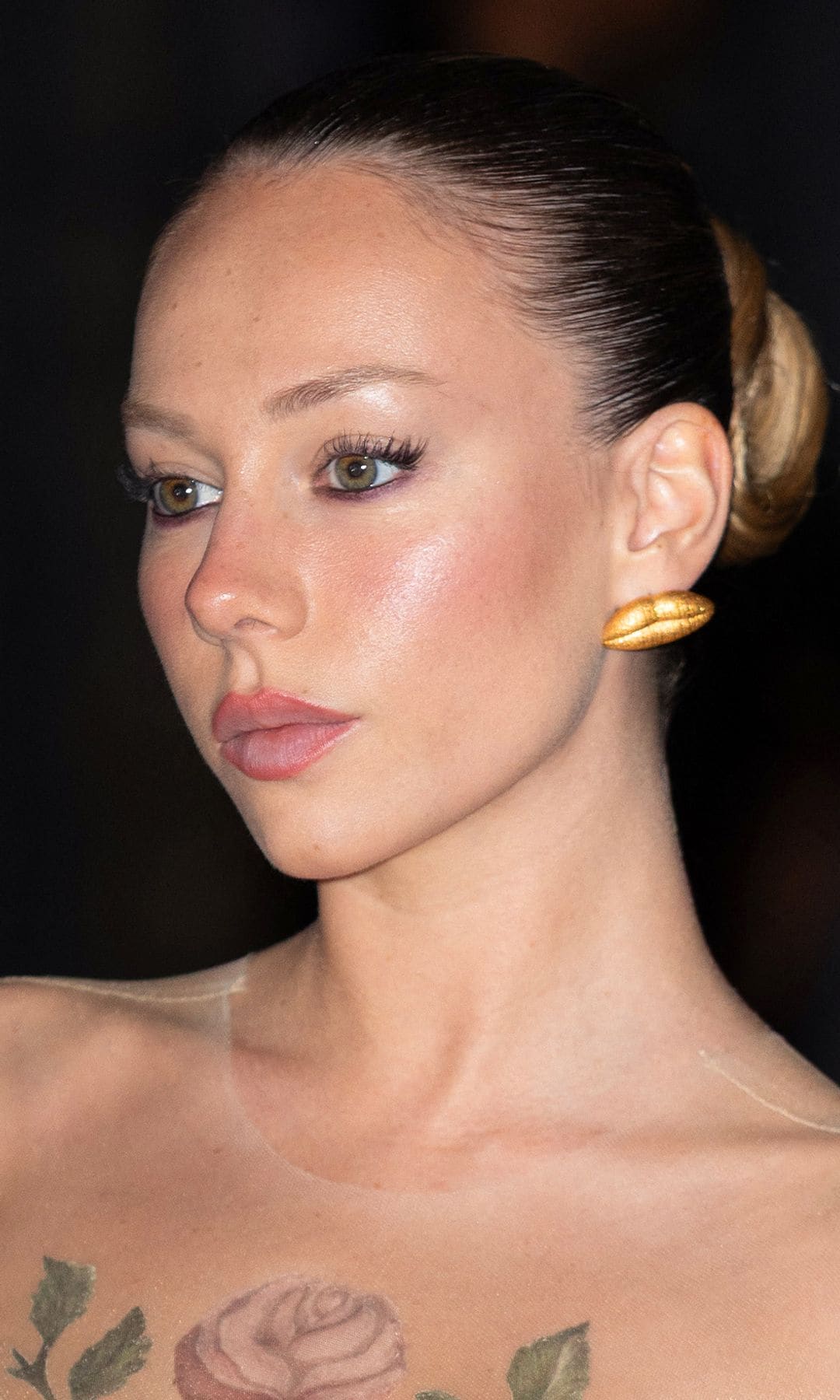 Ester Expósito en el desfile de Schiaparelli en la Paris Fashion Week el 2 de octubre de 2025