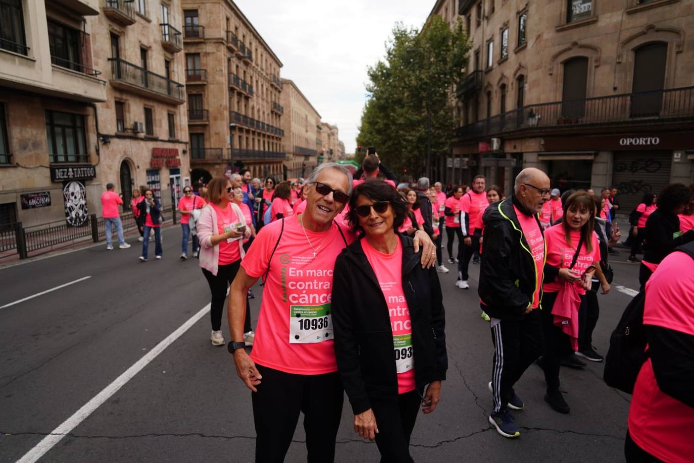 Salamanca 'se tiñe' de rosa por el cáncer