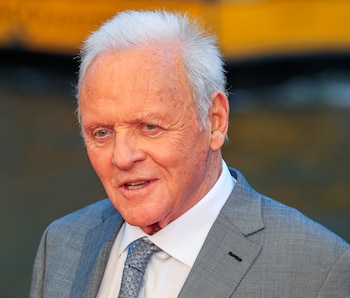 Anthony Hopkins celebra 49 años