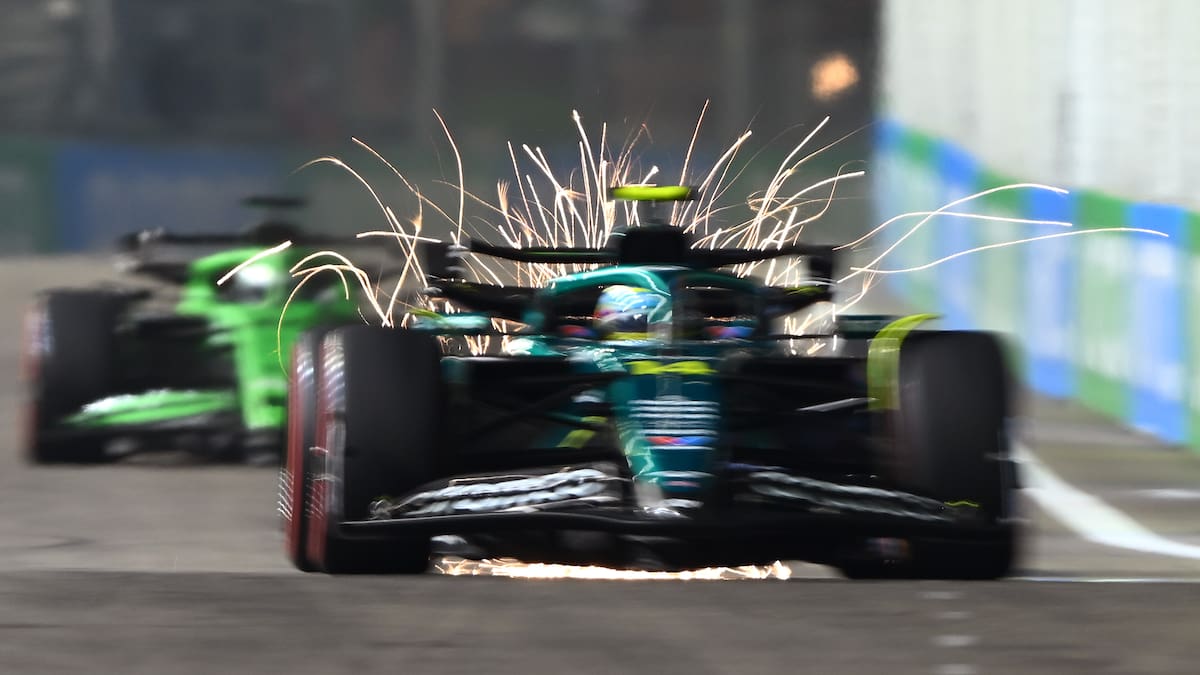 La clasificación de Singapur devuelve a la tierra a Fernando Alonso: Russell arrebata la 'pole' a Verstappen por una centésima | Fórmula 1