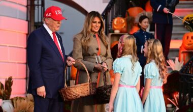 Donald y Melania Trump no perdonan su cita con Halloween (y los caramelos)