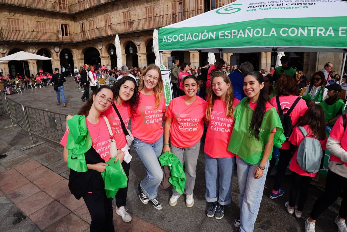 Salamanca 'se tiñe' de rosa por el cáncer