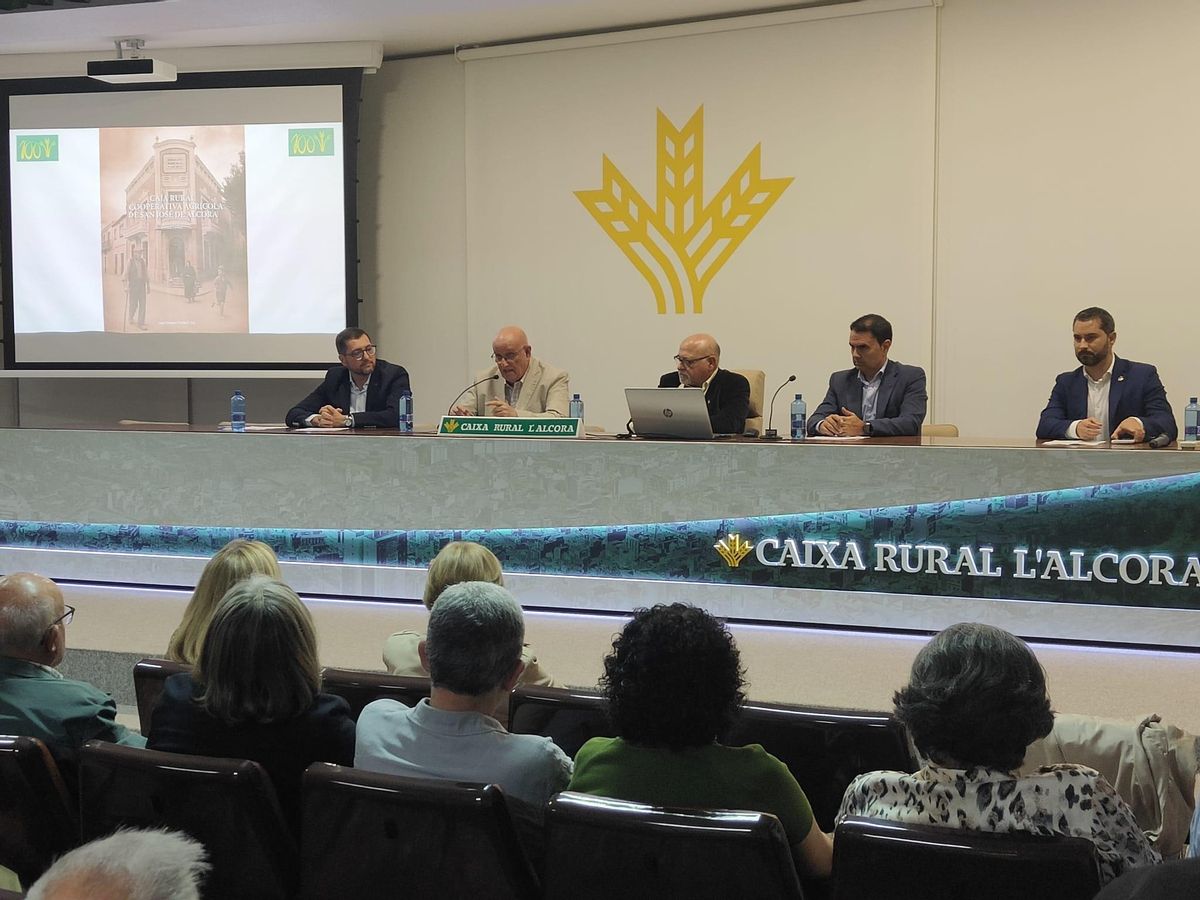 Foto de la presentación del libro.