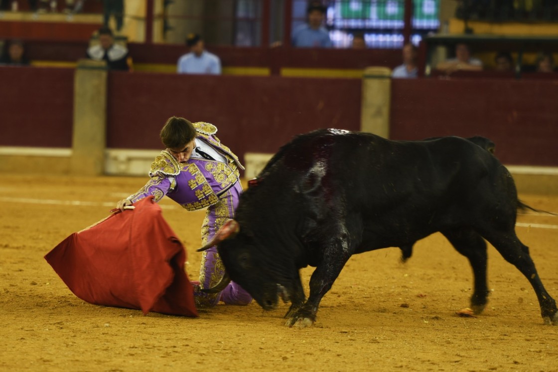 Tomás González sueña el toreo en La Misericordia con la pesadilla del acero