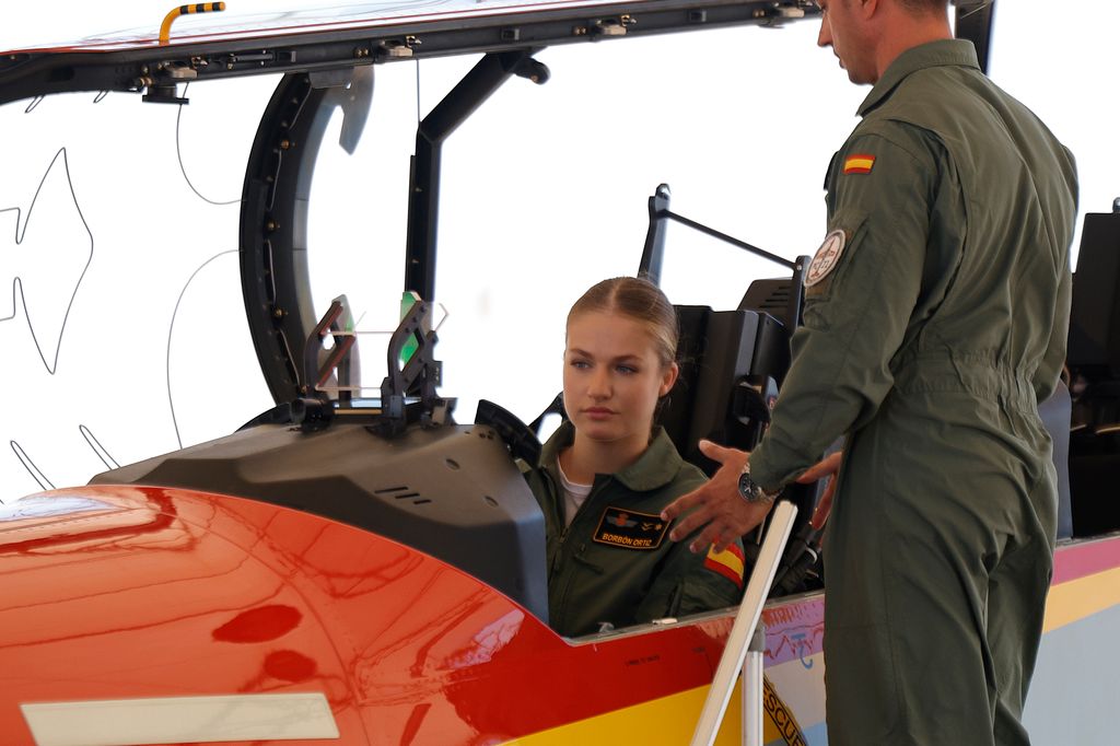 La princesa Leonor en la Academia del Aire de San Javier a bordo del avión Pilatus