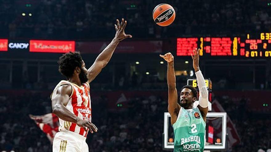 Debut agridulce de Simmons