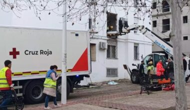 Grúa utilizada en febrero para el traslado al hospital del vecino de Mérida.