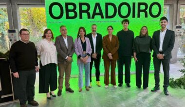 Foro del acto en Santiago para presentar la revista 'Obradoiro. Prospectiva I: Paisaxes' .