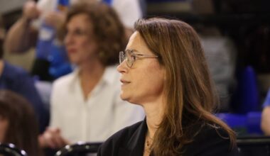 Charla en el vestuario de Perfumerías Avenida: "Es una derrota dura"