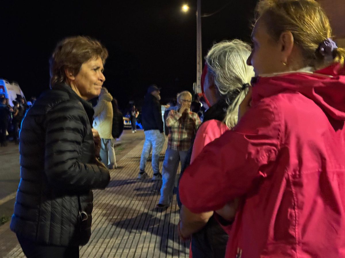 Carmen Moriyón, alcaldesa de Gijón, ha acudido a Monteana para interesarse por el estado de los afectados.