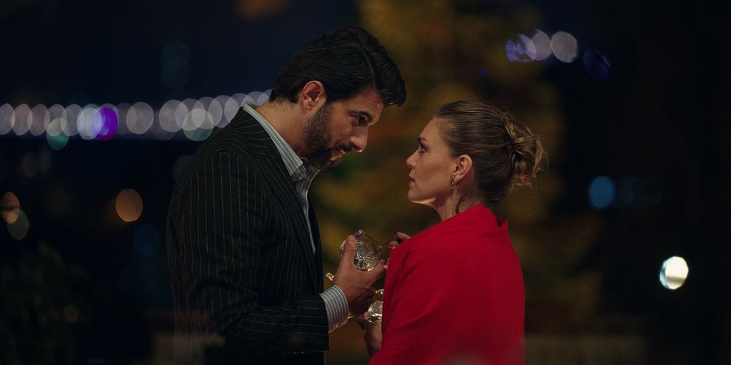 Engin Akyürek y Aslı Enver protagonizan 'Old Money'