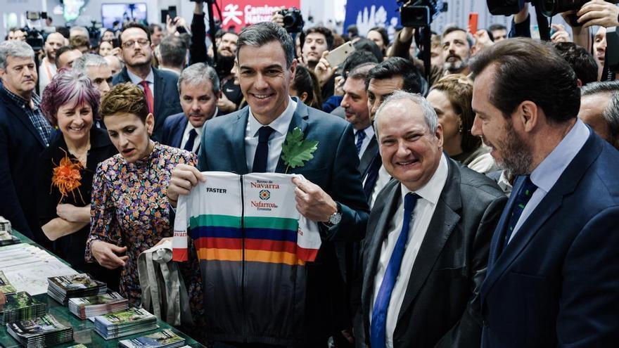Pedro Sánchez se compromete a hacer cicloturismo por Navarra