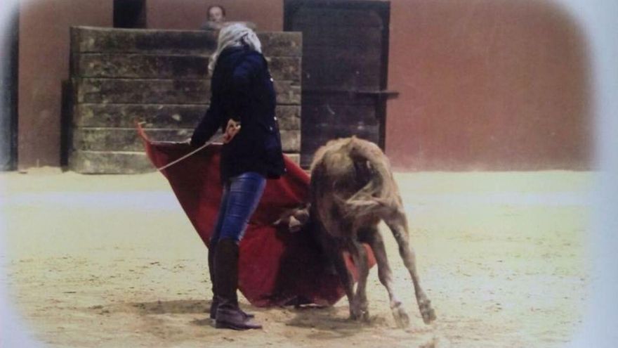 Camino Limia, toreando al natural en el campo hace un par de años.