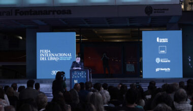"Más que una identidad, Rosario tiene una poética”   | Reynaldo Sietecase inauguró la 41º Feria Internacional del Libro de Rosario  