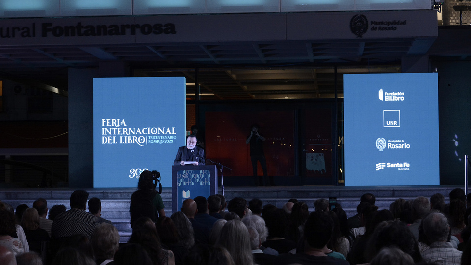 "Más que una identidad, Rosario tiene una poética”   | Reynaldo Sietecase inauguró la 41º Feria Internacional del Libro de Rosario  