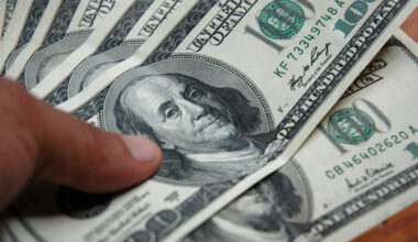 Dólar blue, dólar hoy: a cuánto cotizan el lunes 27 de octubre de 2025 | La cotización del dólar para la compra y para la venta