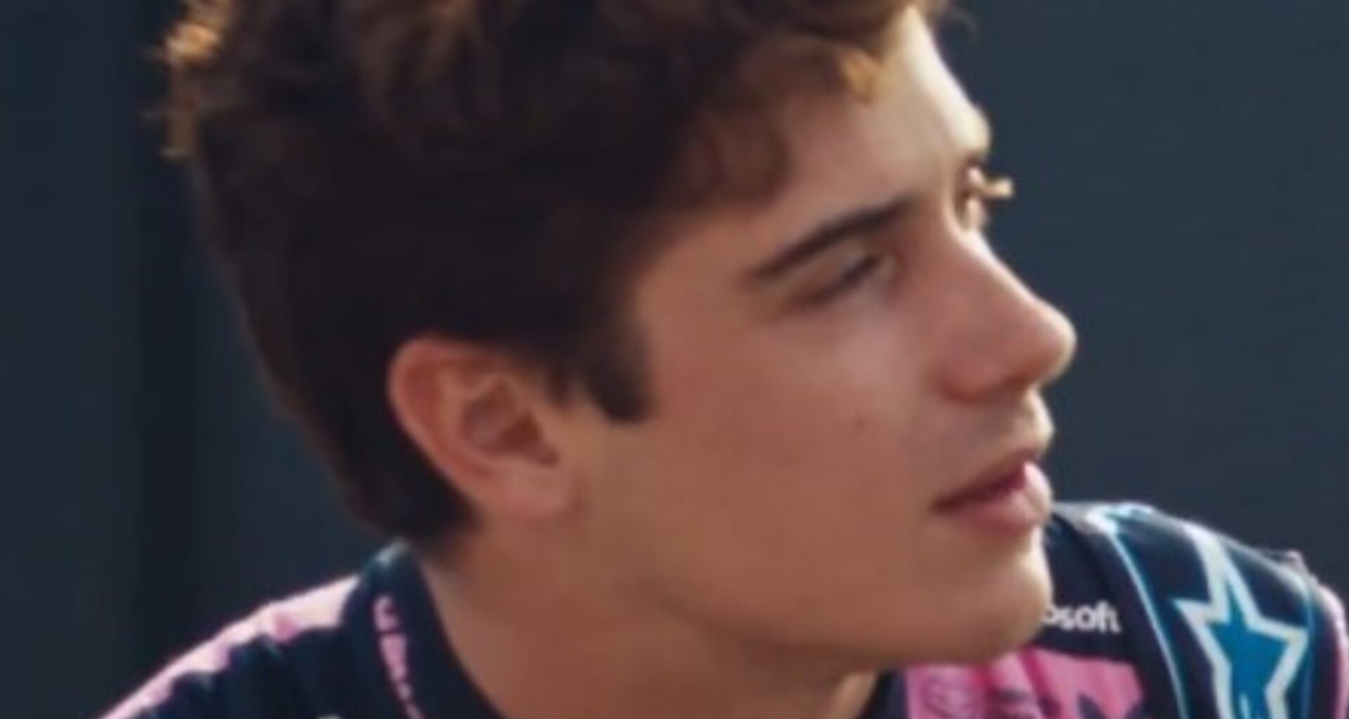 Franco Colapinto presentó los nuevos colores del Alpine en un spot de película que protagoniza junto a Neymar