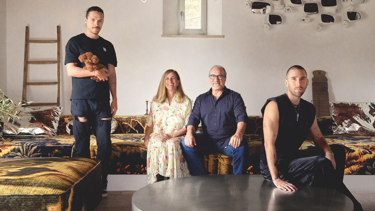 En portada, la casa de campo de Harry Nuriev en la Toscana: "Nuestros vecinos suelen venir a comer, ¡y hasta nos traen huevos frescos!"