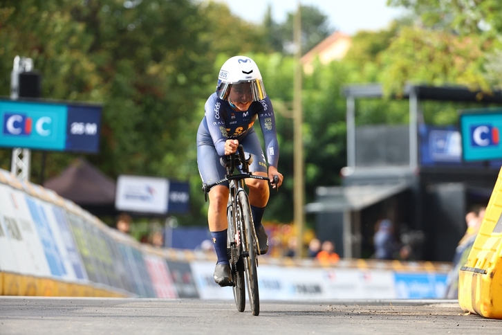Paula Ostiz, durante la contrarreloj de este miércoles, en la que se ha proclamado campeona de Europa.