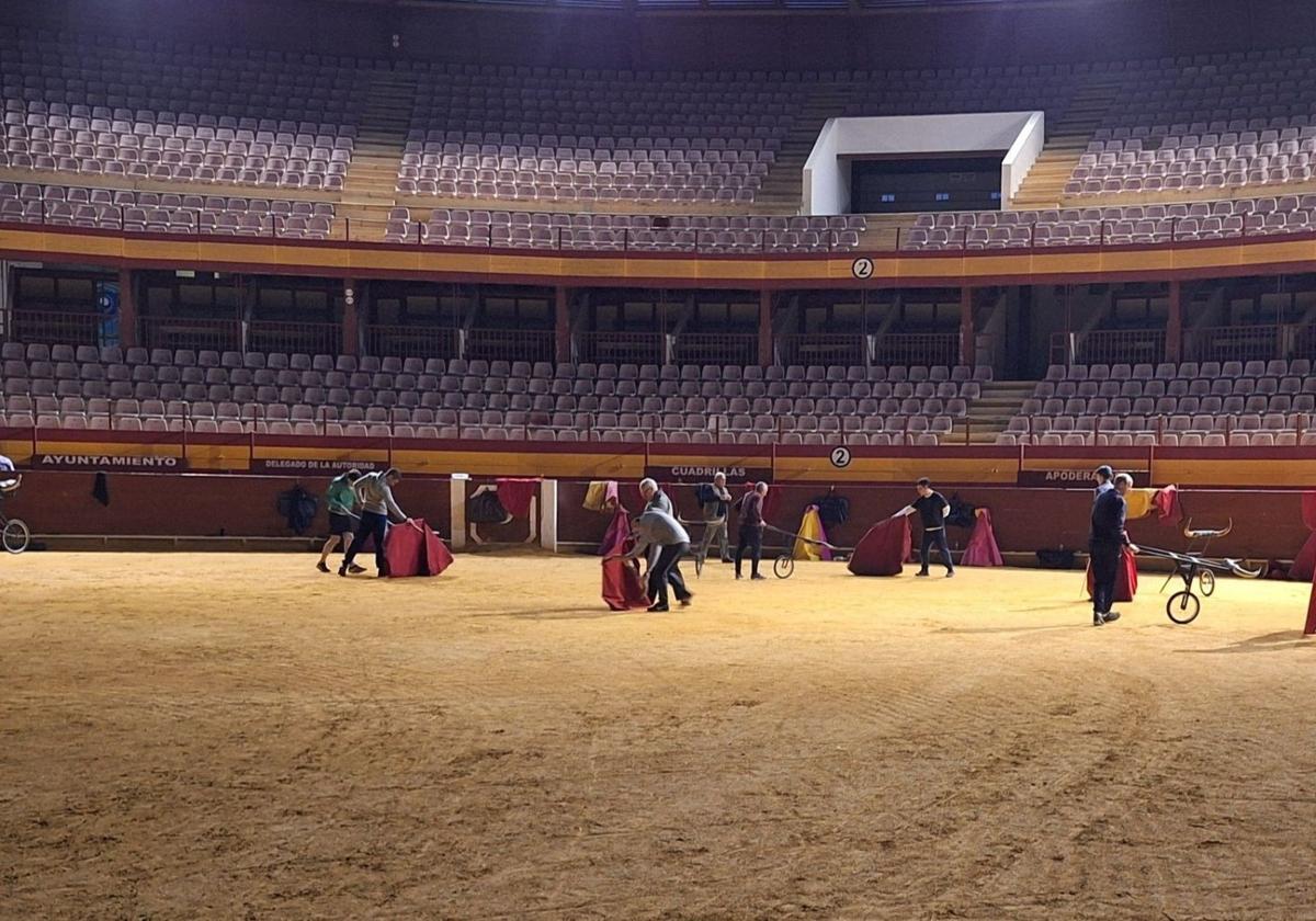 Los Aficionados Prácticos Taurinos abren nuevo curso en Roquetas de Mar