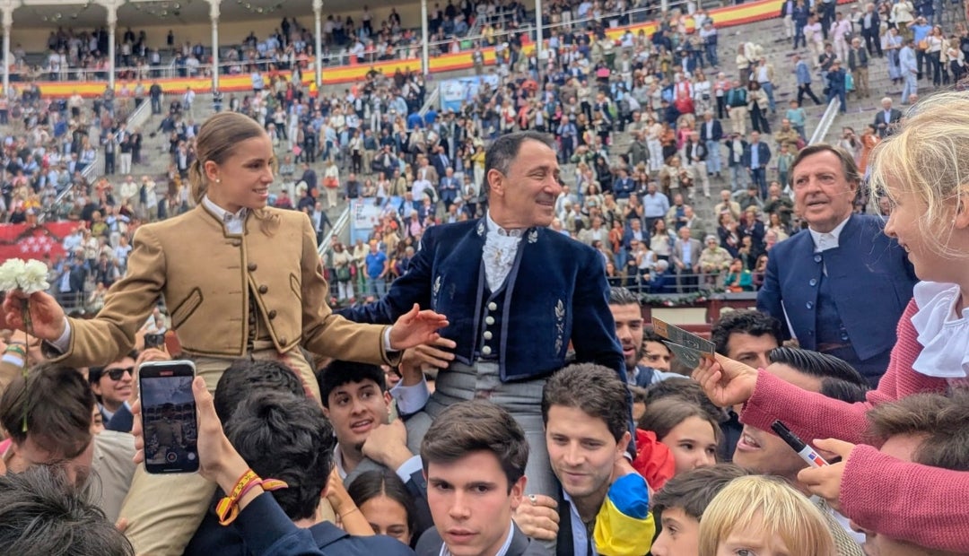 César Rincón salió en hombros César Rincón salió en hombros