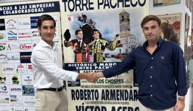 Novillada en Torre Pacheco con Acebo, el debut de Antonio Aparicio y Armendáriz a caballo