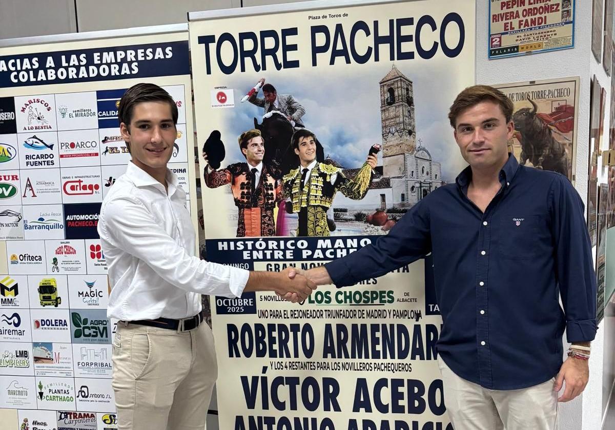 Novillada en Torre Pacheco con Acebo, el debut de Antonio Aparicio y Armendáriz a caballo