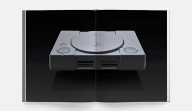 PlayStation conmemora su 30 aniversario en Europa con un voluminoso libro y una colección de zapatillas | Videojuegos