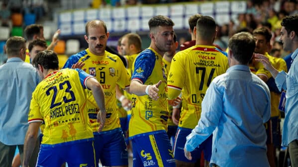 BM Caserío recibe en el Quijote Arena al Barça/ Clara Manzano