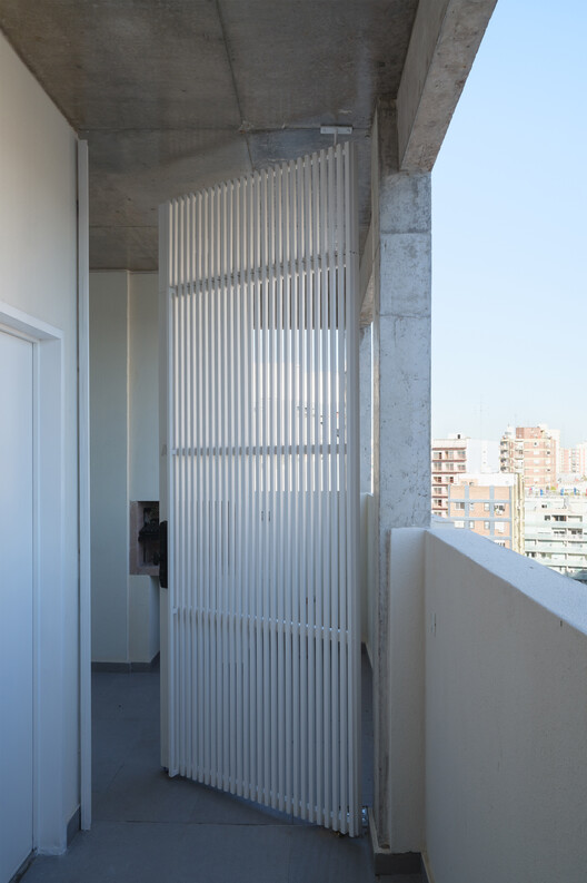 Edificio de Vivienda Colectiva 2636 flats / A3 Luppi Ugalde Winter - Fotografía interior, Balcón