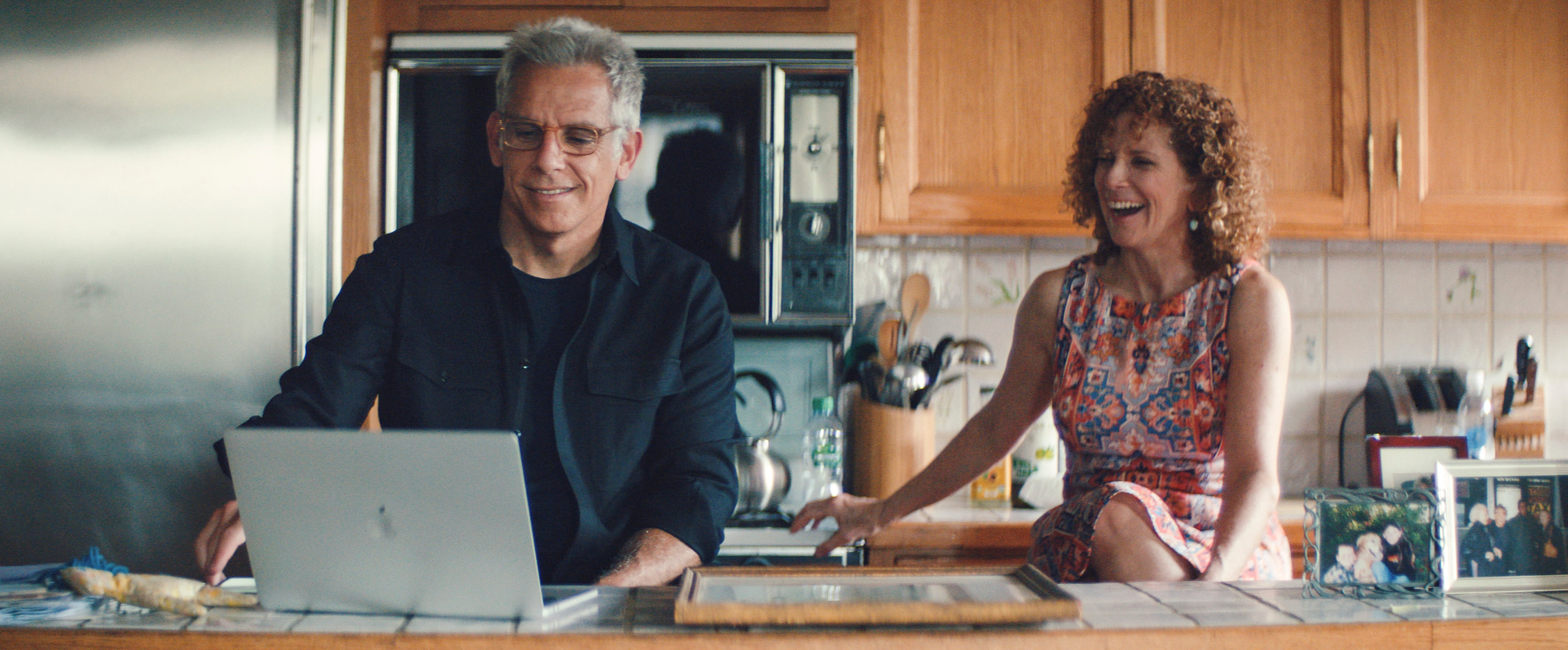 Ben y Amy Stiller han participado en varios proyectos juntos. La actriz empezó en Hollywood en 1970, cuando solo tenía 9 años de edad. (Foto: Apple TV)