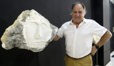 El escultor Julio Carazo y la pintora Paula Trueba, artistas de la autogestión en Miranda