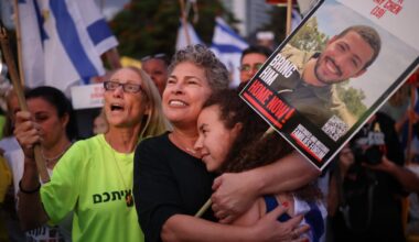 Última hora de la ofensiva en Gaza, en directo | Hamás entrega los primeros siete rehenes israelíes | Internacional