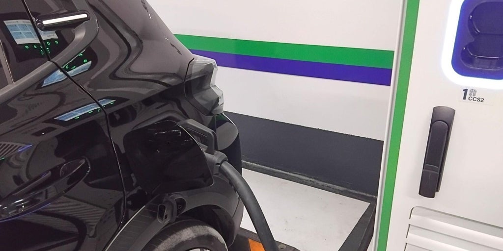 Los vehículos electrificados duplican sus ventas en septiembre