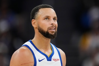 Stephen Curry desplazó a LeBron