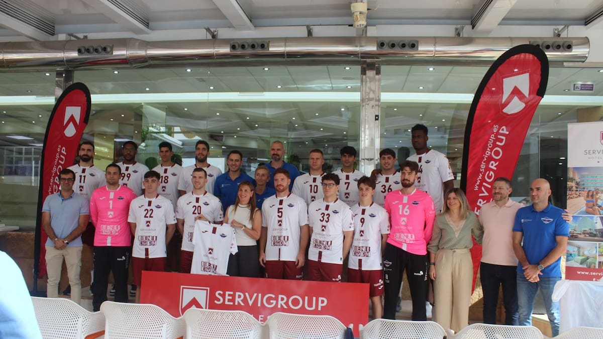 Hoteles Servigroup luce ya en las equipaciones del balonmano benidormense | SER Deportivos Benidorm
