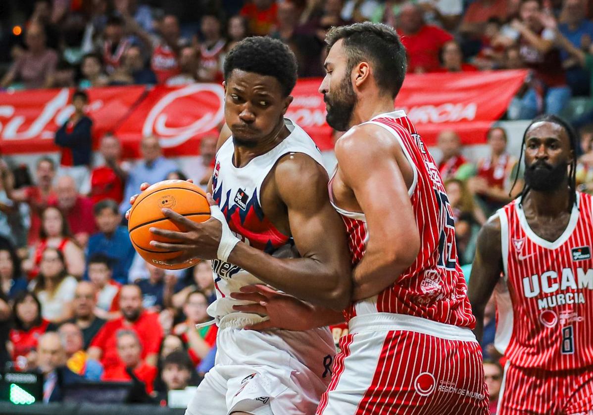 Nowell y Diakite, señalados en el Baskonia más individualista