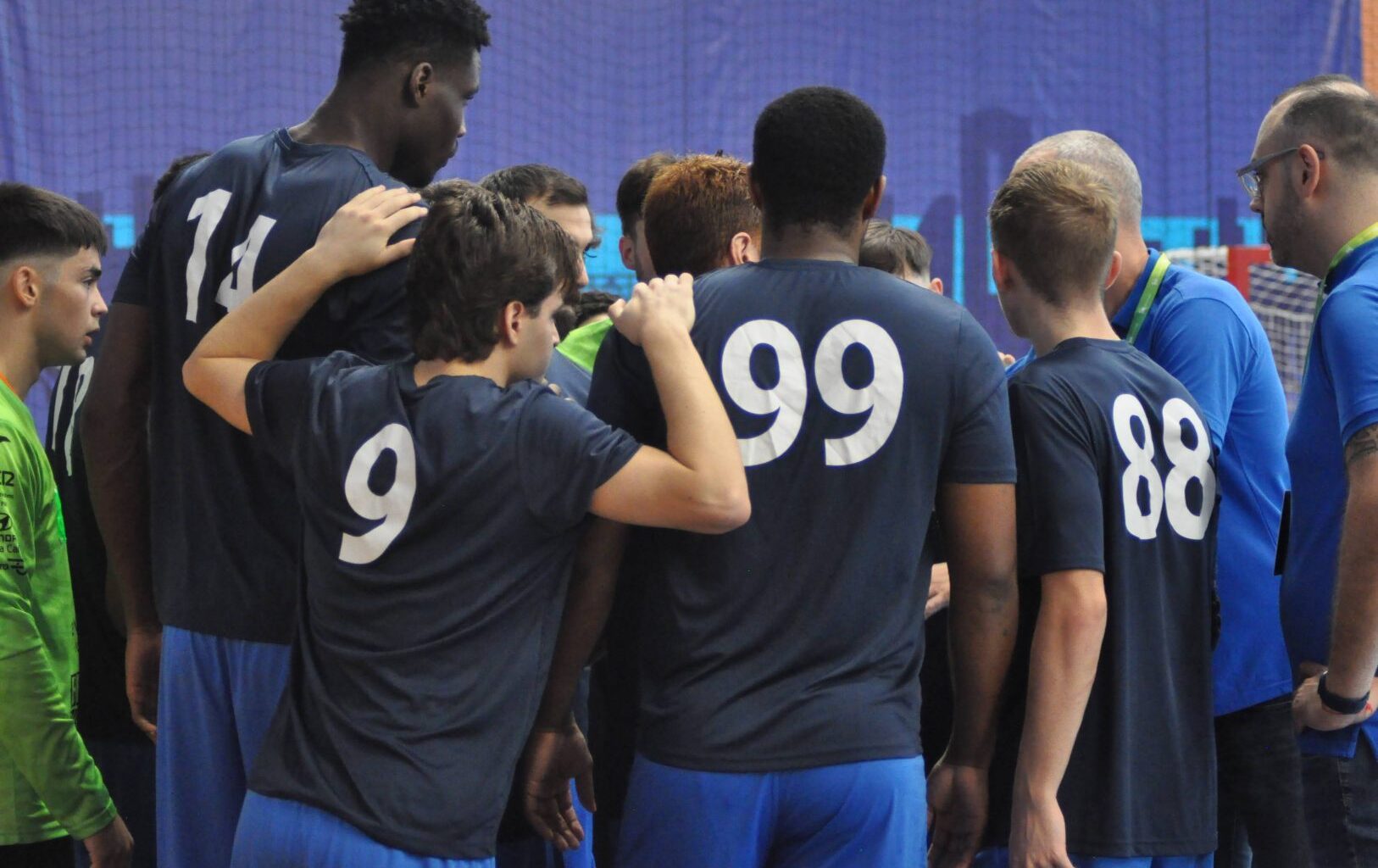 El Balonmano Servigroup Benidorm suma un triunfo de infarto en Ibiza