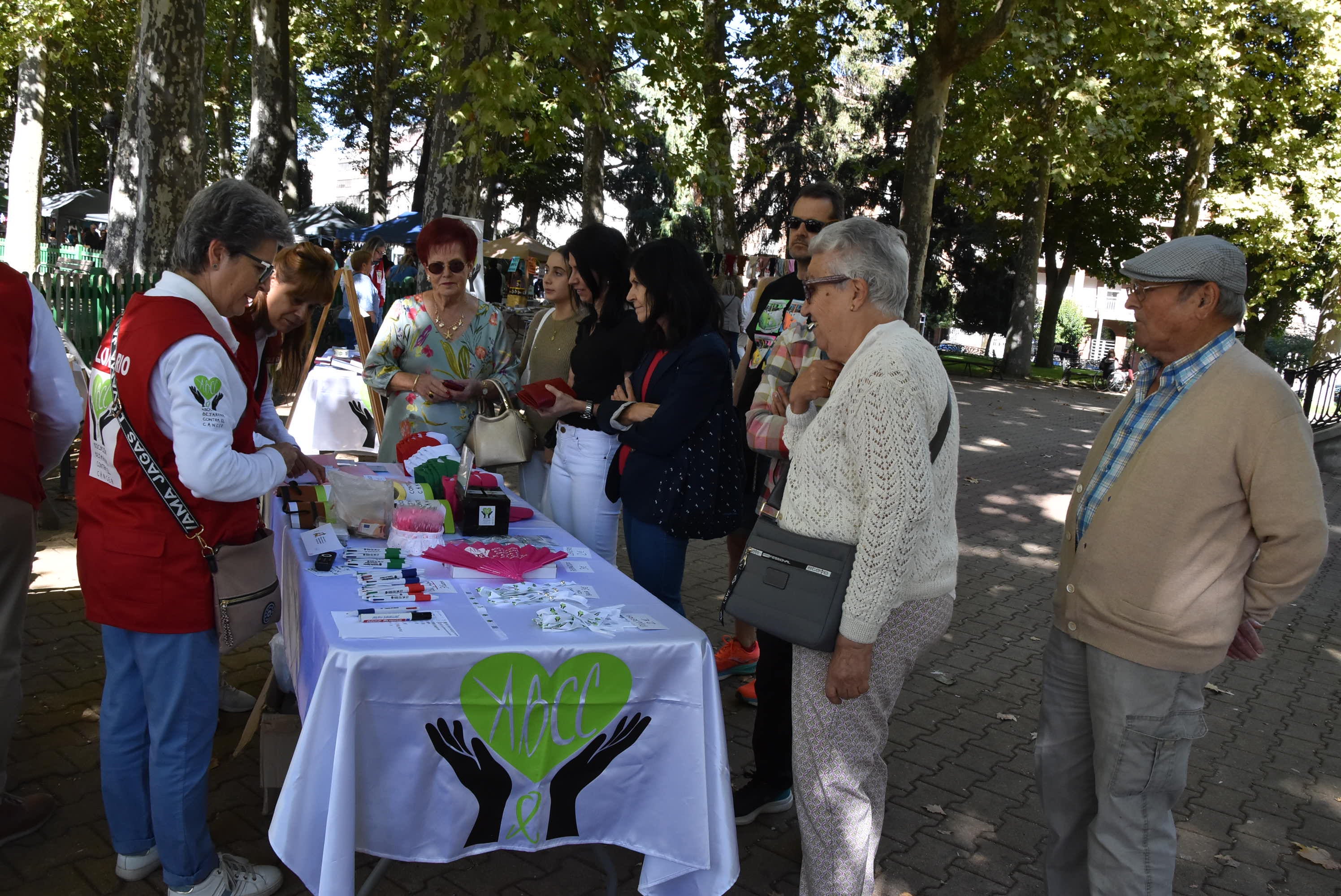 La solidaridad contra el cáncer sale a la calle en Béjar