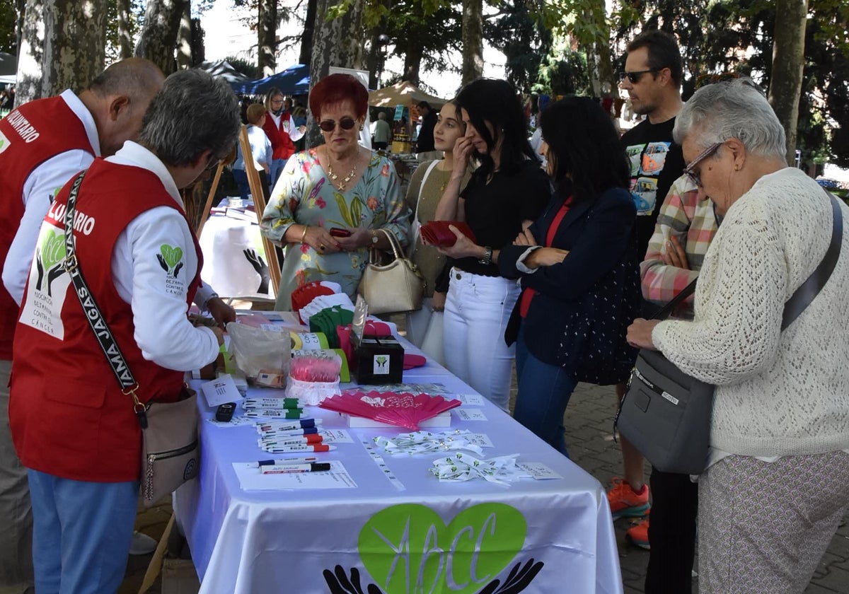 La solidaridad contra el cáncer sale a la calle en Béjar
