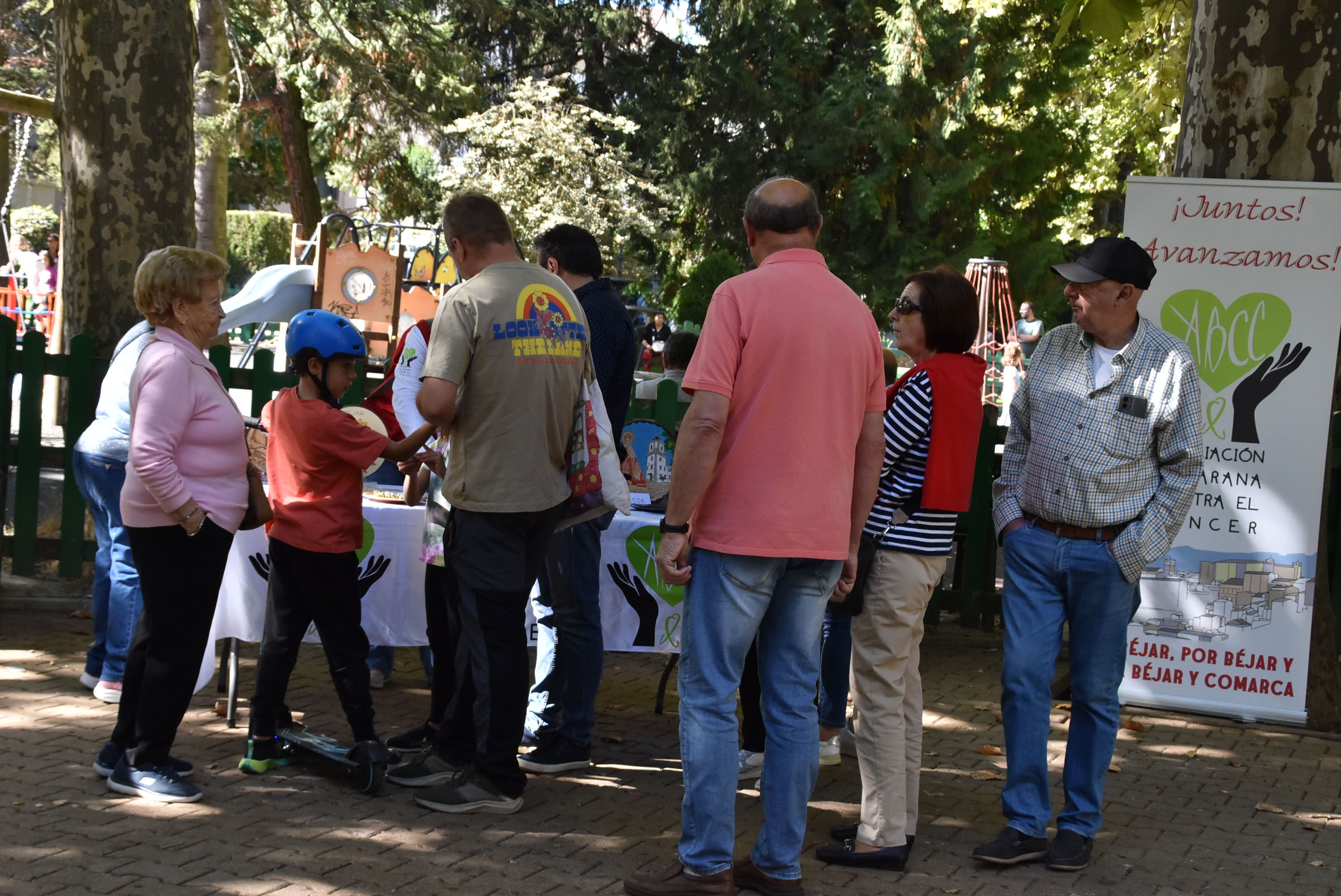 La solidaridad contra el cáncer sale a la calle en Béjar